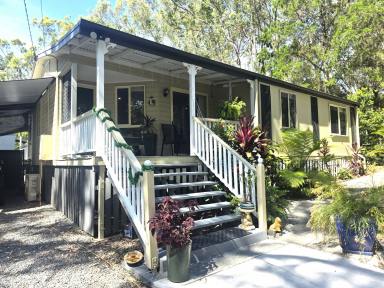 House For Sale - QLD - Macleay Island - 4184 - Charming Island Retreat (Image 2)