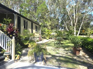 House For Sale - QLD - Macleay Island - 4184 - Charming Island Retreat (Image 2)