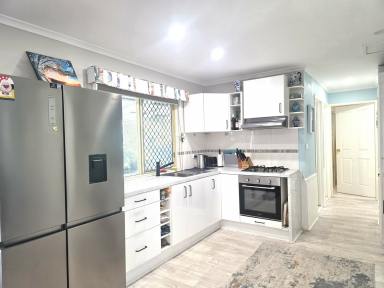 House For Sale - QLD - Macleay Island - 4184 - Charming Island Retreat  (Image 2)