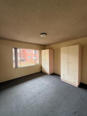 Unit For Lease - NSW - Coniston - 2500 - 2 Bedroom Centrally Located Unit  (Image 2)