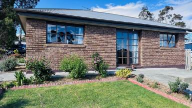 House For Sale - TAS - Primrose Sands - 7173 - Coastal Comfort, Convenience & Easy Living  (Image 2)