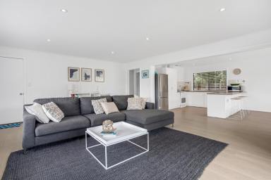 House For Sale - SA - Robe - 5276 - Relaxed Living at Hoopers Beach  (Image 2)