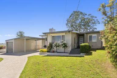 House For Sale - VIC - Camperdown - 3260 - Town Living With Rural Outlook  (Image 2)