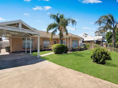 House For Lease - SA - Brooklyn Park - 5032 - Recently Renovated 3 Bedroom Home in Prime Brooklyn Park Location  (Image 2)