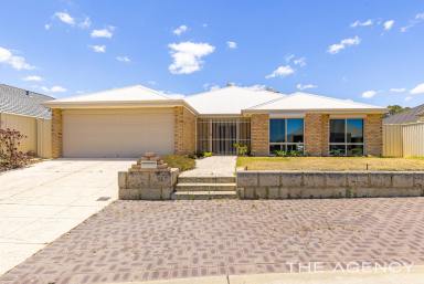 House For Sale - WA - Lakelands - 6180 - Move-In Ready and Absolutely Massive!  (Image 2)