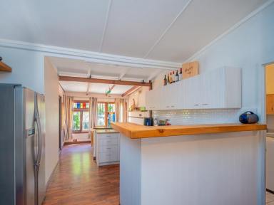 House For Sale - WA - Wooroloo - 6558 - COUNTRY CHARM  (Image 2)