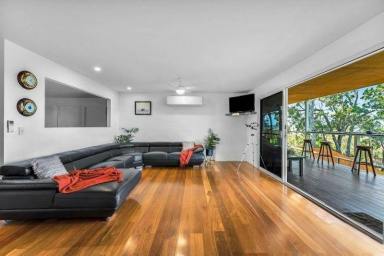 House For Sale - QLD - Macleay Island - 4184 - Where Every Morning Begins with the Ocean  (Image 2)