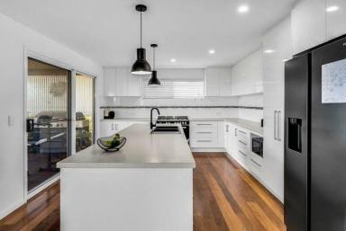 House For Sale - QLD - Macleay Island - 4184 - Where Every Morning Begins with the Ocean  (Image 2)