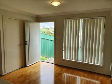 Flat For Lease - NSW - Muswellbrook - 2333 - TWO BEDROOM SELF CONTAINED FLAT WITH YOUR OWN FENCED YARD AND ALL SELF CONTAINED  (Image 2)