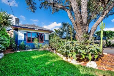 House For Sale - WA - Sunset Beach - 6530 - NOW SELLING - A VERY SPECIAL OFFERING IN SUNSET BEACH  (Image 2)