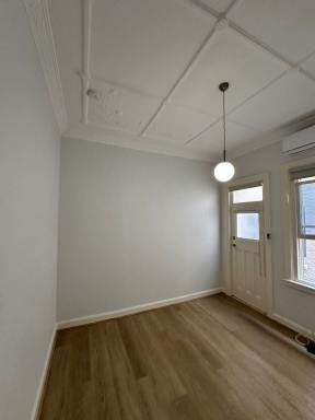 Apartment For Lease - NSW - Waverton - 2060 - NEWLY REFURBISHED 1 BDR APARTMENT IN PRIME WAVERTON LOCATION  (Image 2)