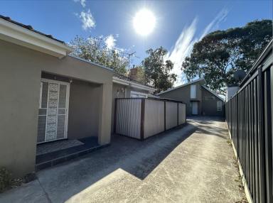 House Leased - VIC - Coburg North - 3058 - Available Now! Furnished 3 Bedroom House - Clean & tidy  (Image 2)
