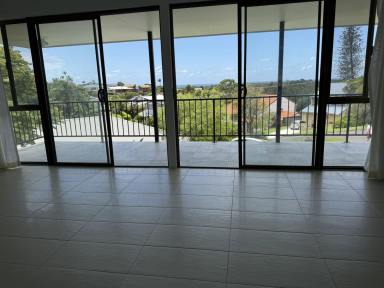 House Leased - NSW - Banora Point - 2486 - Ocean Views on Quiet Cul-de-sac  (Image 2)