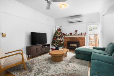 House Leased - VIC - Parkdale - 3195 - LARGE FAMILY HOME | MODERN RENOVATIONS | CLOSE TO SCHOOLS  (Image 2)