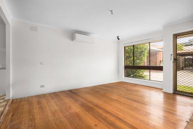 Unit Leased - VIC - Parkdale - 3195 - COSY 2 BEDROOM UNIT IN AN IDEAL LOCATION!  (Image 2)