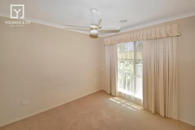 Unit For Sale - VIC - Shepparton - 3630 - NORTH SHEPPARTON - SPACIOUS THREE BEDROOM TOWNHOUSE  (Image 2)
