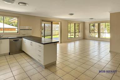 House For Lease - NSW - Dubbo - 2830 - Spacious family home situated in a tranquil cul-de-sac adjacent to the golf course.  (Image 2)