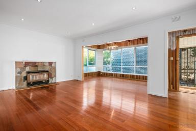 House Leased - VIC - Aspendale - 3195 - GREAT FAMILY HOME | PERFECT LOCATION | LARGE REAR GARDEN (Image 2)