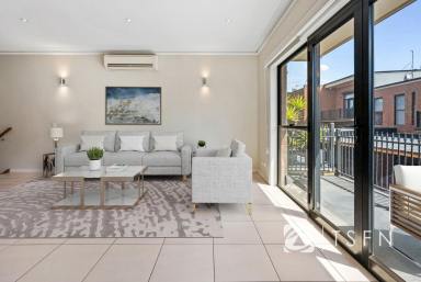House For Sale - VIC - Bendigo - 3550 - Walking distance to Bendigo Hospital and the CBD  (Image 2)