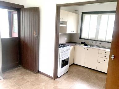 House For Lease - NSW - West Tamworth - 2340 - 39 Cossa Street  (Image 2)