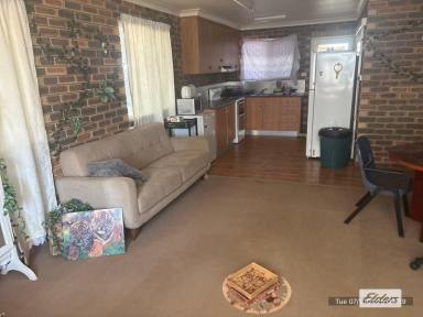 Unit For Lease - QLD - Gatton - 4343 - 2 BEDROOM BRICK UNIT – UNFURNISHED (Image 2)