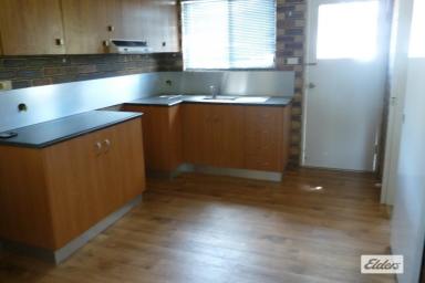 Unit For Lease - QLD - Gatton - 4343 - 2 BEDROOM BRICK UNIT – UNFURNISHED (Image 2)