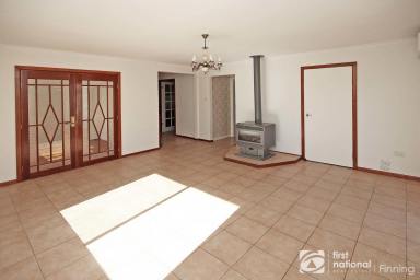 House For Lease - VIC - Springvale South - 3172 - Spacious 3-Bedroom Family Home  (Image 2)