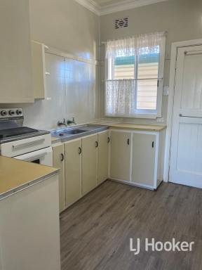 Unit Leased - NSW - Inverell - 2360 - Low Maintenance Unit on Ross Hill  (Image 2)