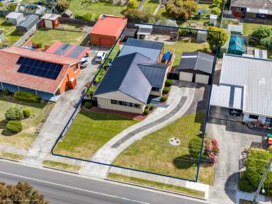 House For Sale - TAS - Newnham - 7248 - Alanvale Entertainer!  (Image 2)