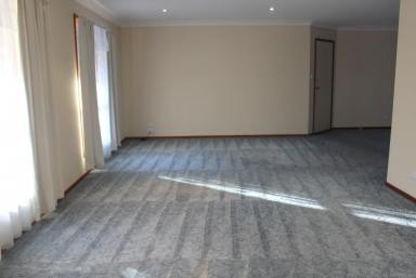 House For Lease - NSW - Kooringal - 2650 - CHARMING FAMILY HOME IN A PRIME LOCATION  (Image 2)