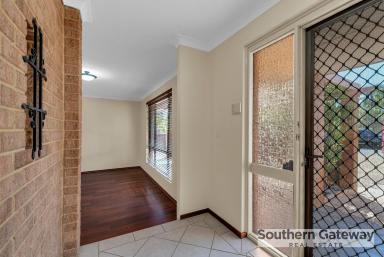 House For Sale - WA - Gosnells - 6110 - ENDLESS POTENTIAL - RENOVATE OR REIMAGINE (Image 2)