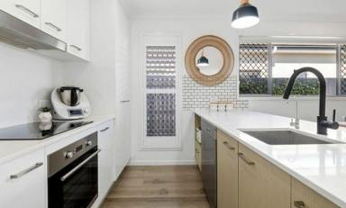 House For Lease - QLD - Mountain Creek - 4557 - Modern family home in Brightwater and just minutes from Sunshine Coasts best beaches.  (Image 2)