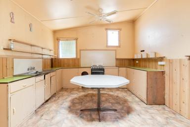 House For Sale - VIC - Merbein - 3505 - Big Block Potential for Savvy Buyers (Image 2)