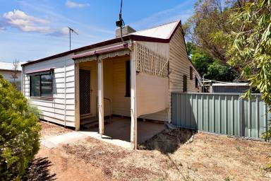 House For Sale - VIC - Merbein - 3505 - Big Block Potential for Savvy Buyers (Image 2)