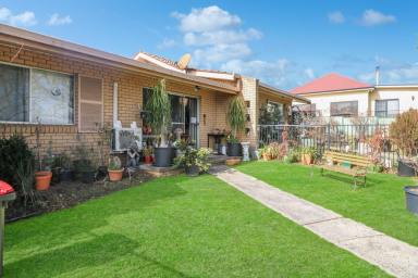 Block of Units Sold - NSW - Glen Innes - 2370 - Solid Investment Opportunity – Three Brick Units  (Image 2)