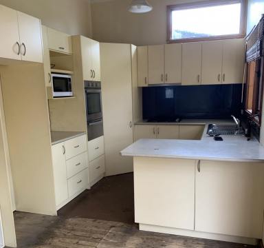 House For Lease - VIC - Hughesdale - 3166 - Great Location (Image 2)
