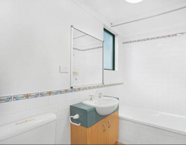 Apartment For Lease - QLD - Cairns North - 4870 - SELF-CONTAINED STUDIO  (Image 2)