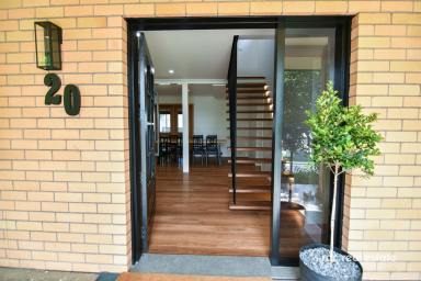 House For Sale - NSW - Inverell - 2360 - ELEVATED STYLE, FLEXIBLE LIVING  (Image 2)