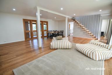 House For Sale - NSW - Inverell - 2360 - ELEVATED STYLE, FLEXIBLE LIVING  (Image 2)