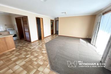 Unit For Lease - VIC - Wy Yung - 3875 - Neat & Comfortable Unit in Quiet Wy Yung Location  (Image 2)