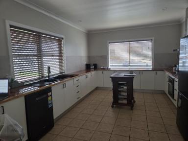 House For Lease - QLD - Forrest Beach - 4850 - QUALITY HOME - SUITS PROFESSIONAL FAMILY AND GARDEN LOVER !  (Image 2)