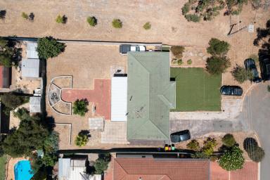 House For Sale - WA - Hamersley - 6022 - Charming Family Home in Hamersley Awaits  (Image 2)