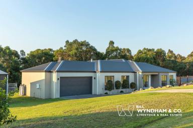 House For Sale - VIC - Metung - 3904 - Quiet, Modern and Exclusive. (Image 2)