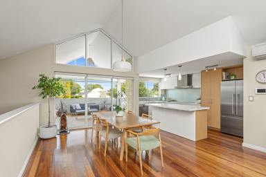 House For Sale - WA - Como - 6152 - WARM & WELCOMING  (Image 2)