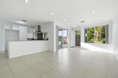 House For Sale - WA - Spearwood - 6163 - Low Maintenance Living with Parkside Appeal  (Image 2)