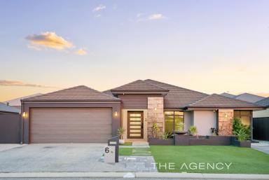 House For Sale - WA - Carramar - 6031 - STYLISH DESIGN, WARM FAMILY LIVING  (Image 2)