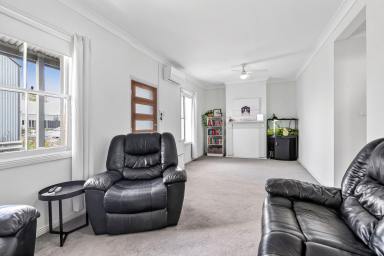 House For Sale - NSW - Goulburn - 2580 - GREAT CENTRAL LOCATION (Image 2)