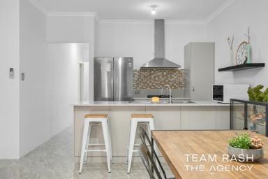 House For Sale - WA - Caversham - 6055 - PARKSIDE BEAUTY  (Image 2)