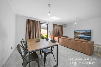 House For Sale - WA - Caversham - 6055 - PARKSIDE BEAUTY  (Image 2)