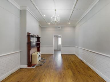 House For Lease - NSW - Merriwa - 2329 - Classic Features!  (Image 2)